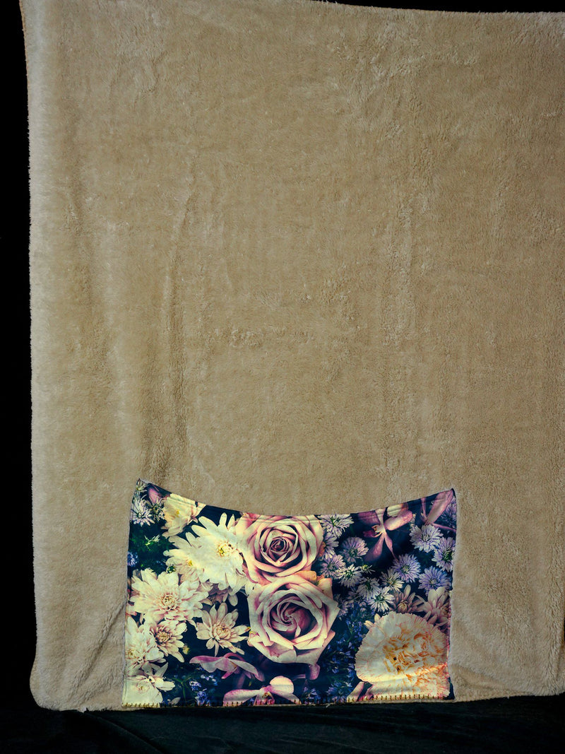 VINTAGE FLOWERS FOOTSIE BLANKET Footed Blanket Electro Threads