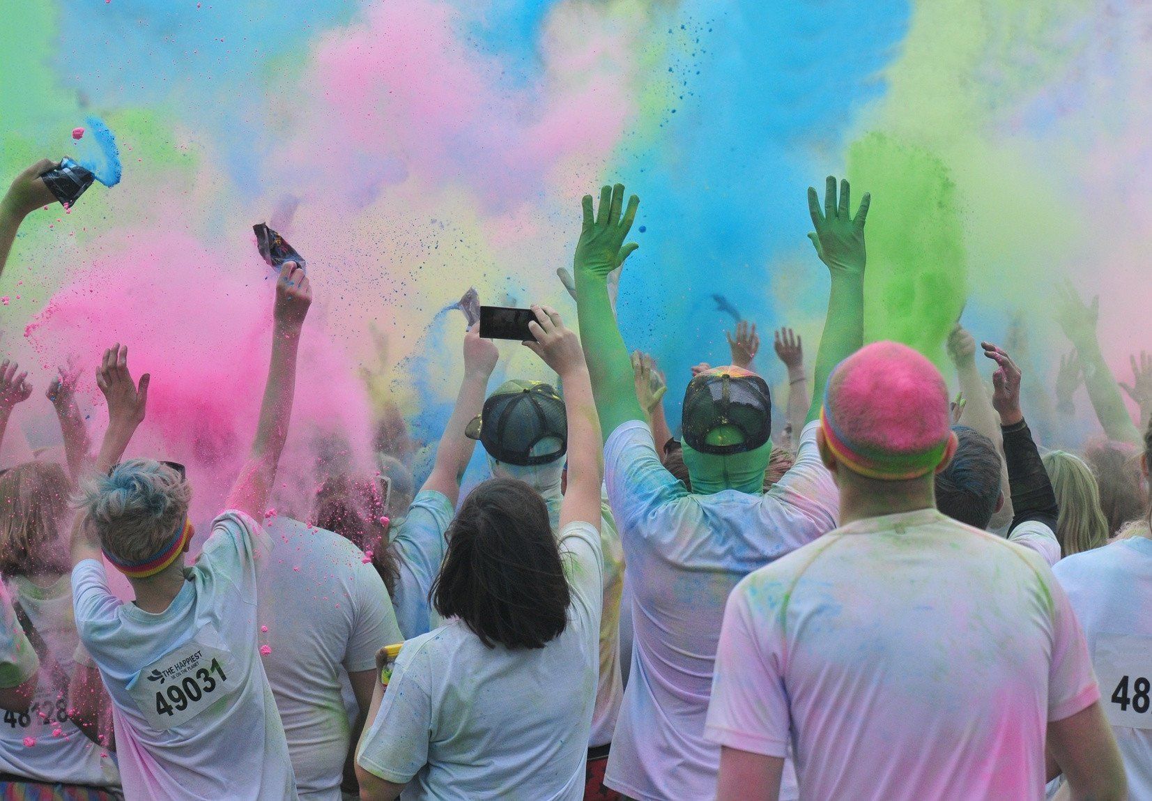 What to Wear to a Color Run- Electro Threads Blog