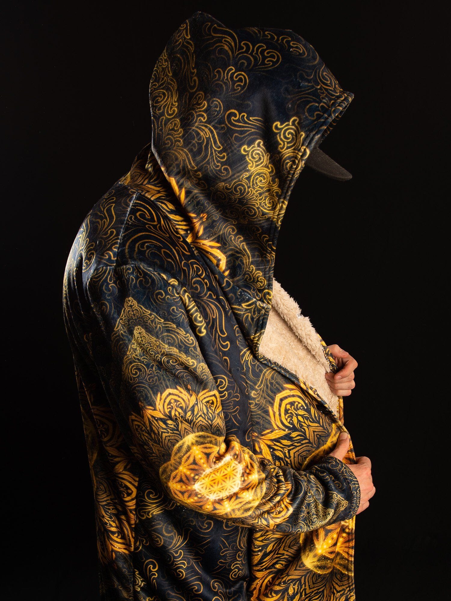 GOLDEN MANDALAS CRUSHED VELVET