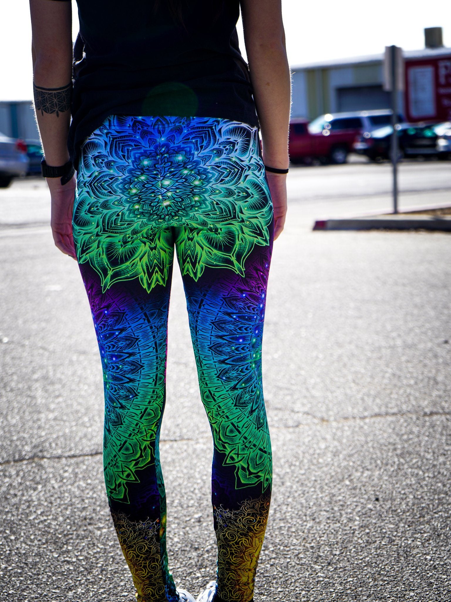 Feel Cute and Comfortable with These Yoga Pants Fashion Ideas - Electro  Threads