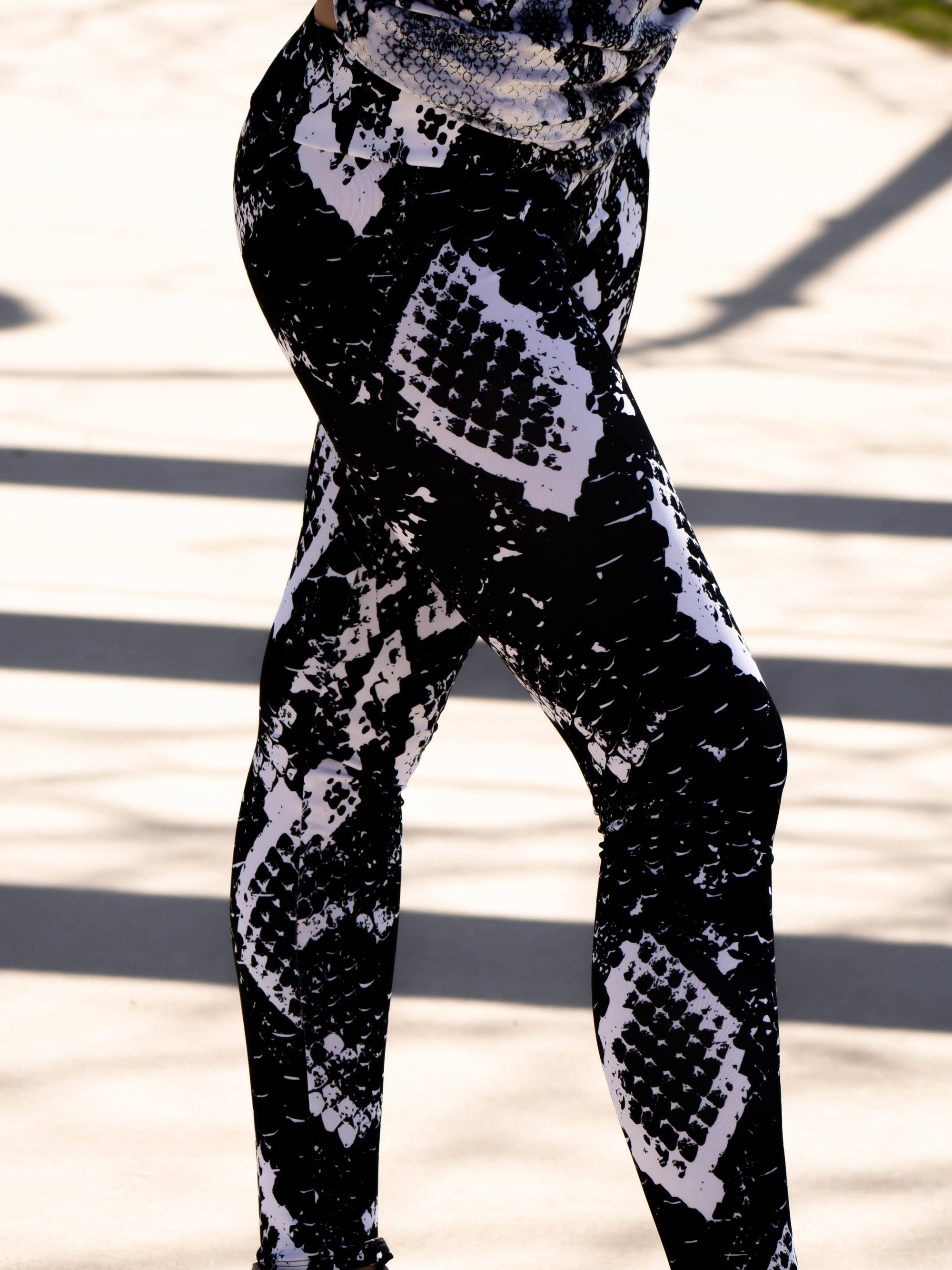 Fashion Snake Print Yoga Pants Elastic animal skin sports leggings